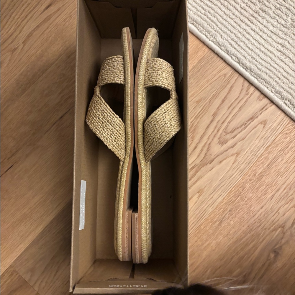 Dolce Vita Women's Woven Sandals - Picture 4 of 5